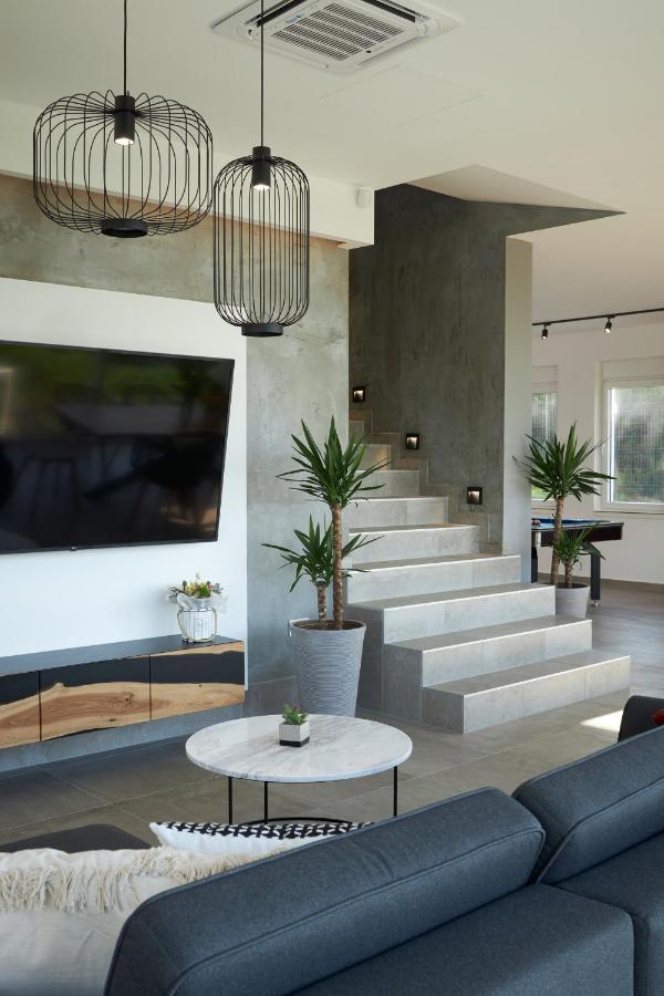 Riverside Pool Villa-Sremski Karlovci Ngoại thất bức ảnh