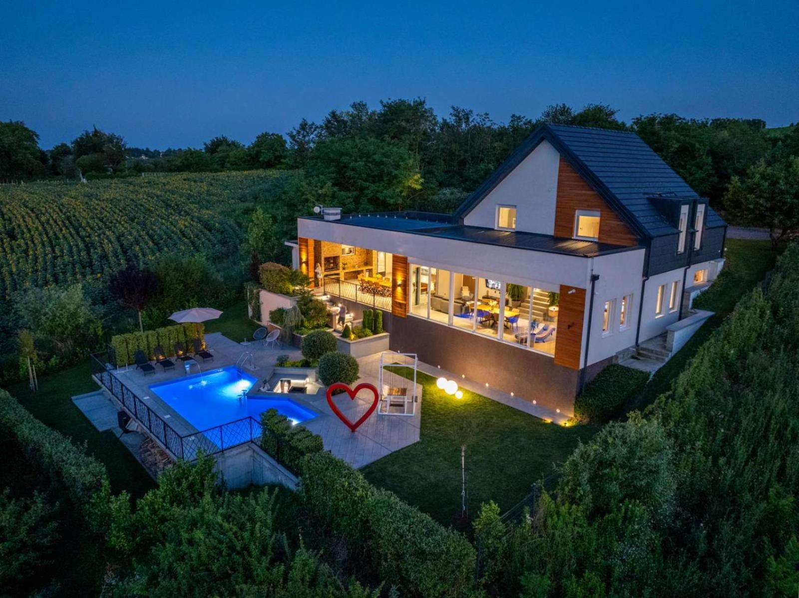 Riverside Pool Villa-Sremski Karlovci Ngoại thất bức ảnh